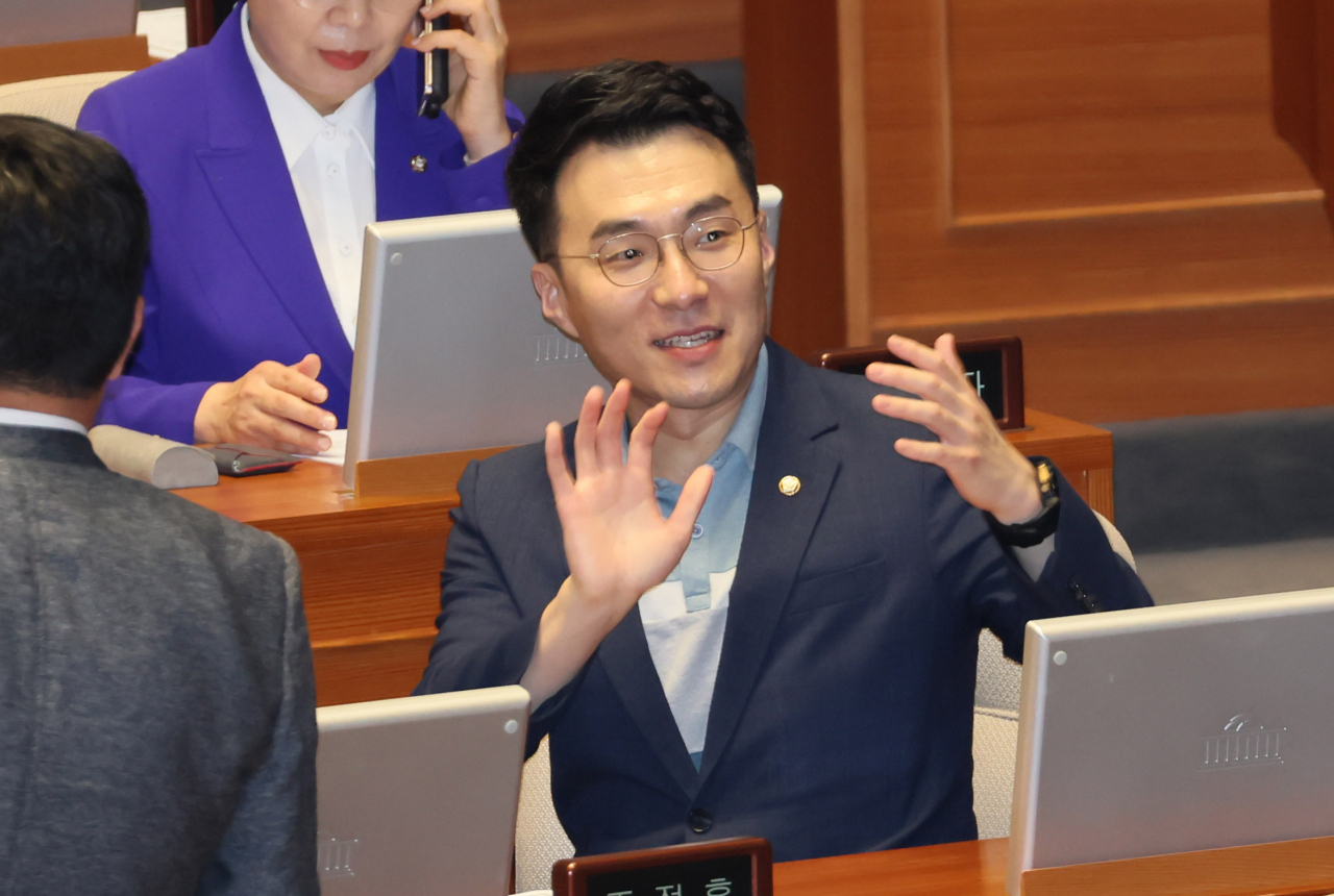 김남국 무소속 의원이 18일 국회 본회의에 출석하고 있다. [연합]