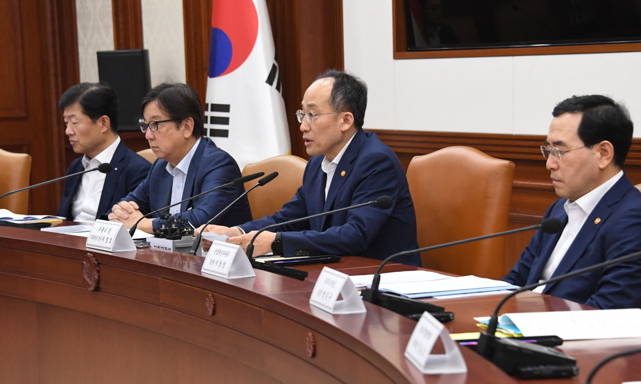 추경호 경제부총리 겸 기획재정부 장관이 20일 오후 서울 종로구 정부서울청사에서 열린 '제12차 소재.부품.장비 경쟁력강화위원회'를 주재, 모두발언을 하고 있다.[기획재정부 제공]
