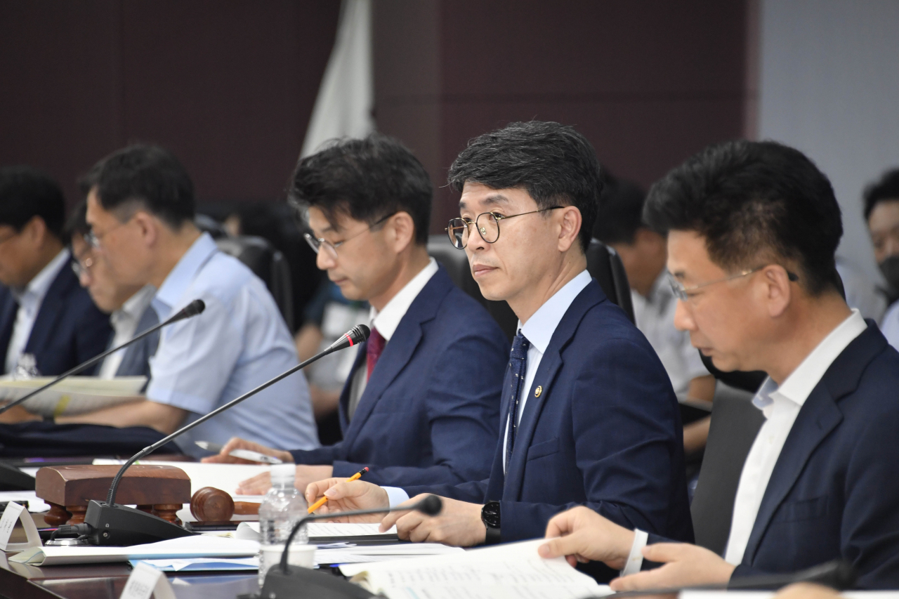 김완섭 기획재정부 제2차관이 20일 오후 서울 종로구 한국무역보험공사에서 열린 '2023년 제3차 재정사업평가위원회'를 주재, 모두발언을 하고 있다.[기획재정부 제공]