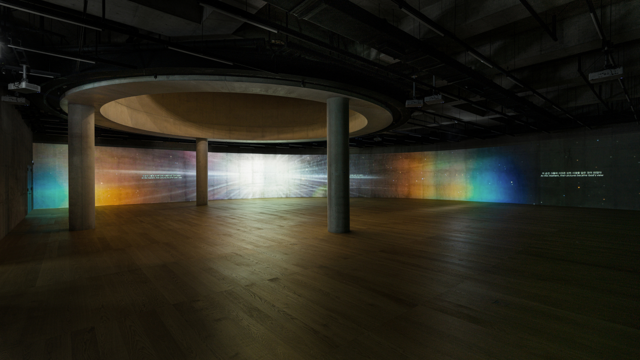 An installation view of “Hyewon Kwon: Planet Theater” at SongEun Art Space (Courtesy of Songeun Art and Cultural Foundation, Kwon Hye-won)