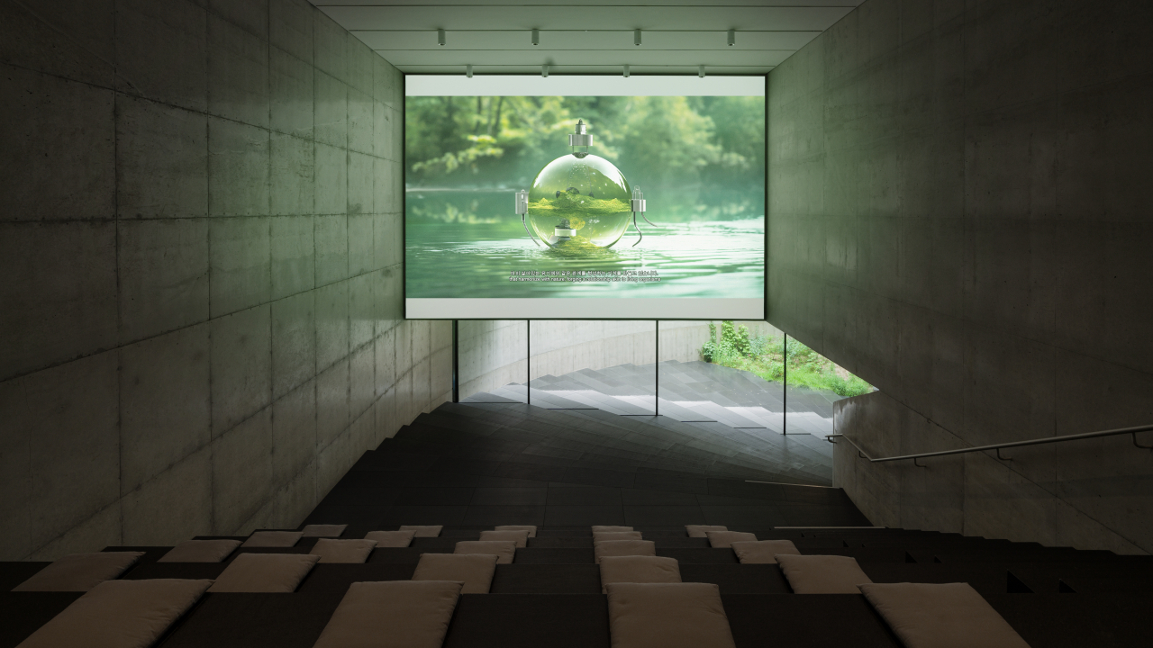 An installation view of “Hyewon Kwon: Planet Theater” at Songeun Art Space (Courtesy of Songeun Art and Cultural Foundation, Kwon Hye-won)