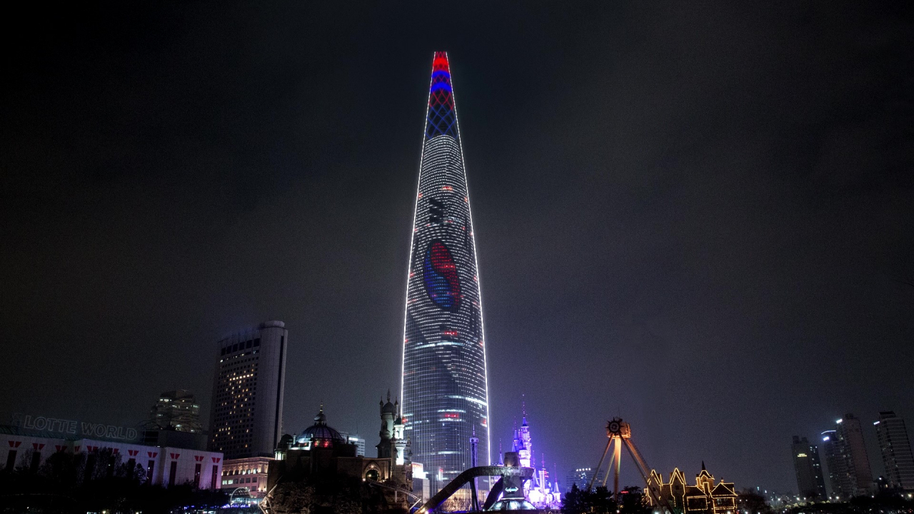 국가보훈부와 롯데월드타워가 22~28일 매일 10분씩 2회 정전 70주년 홍보활동을 한다.[보훈부 제공]