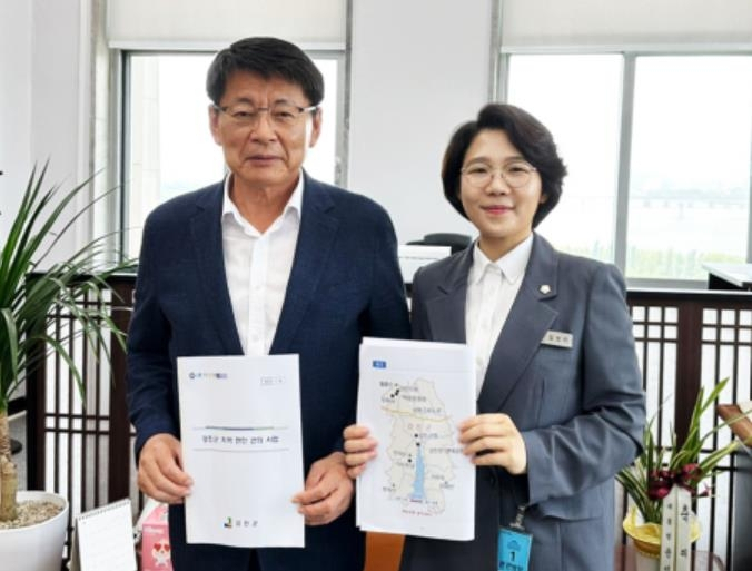 서삼석 예결위원장 찾은 김보미 강진군의장[강진군의회 제공]