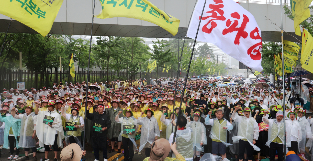 서울시가 민주노총과 한국노총 등 노동단체가 보조금을 불법으로 사용하면 회수할 수 있는 근거를 마련했다.사진은 민주노총의 총파업 장면. [연합]