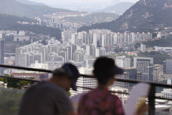 서울 남산에서 본 아파트 [연합]