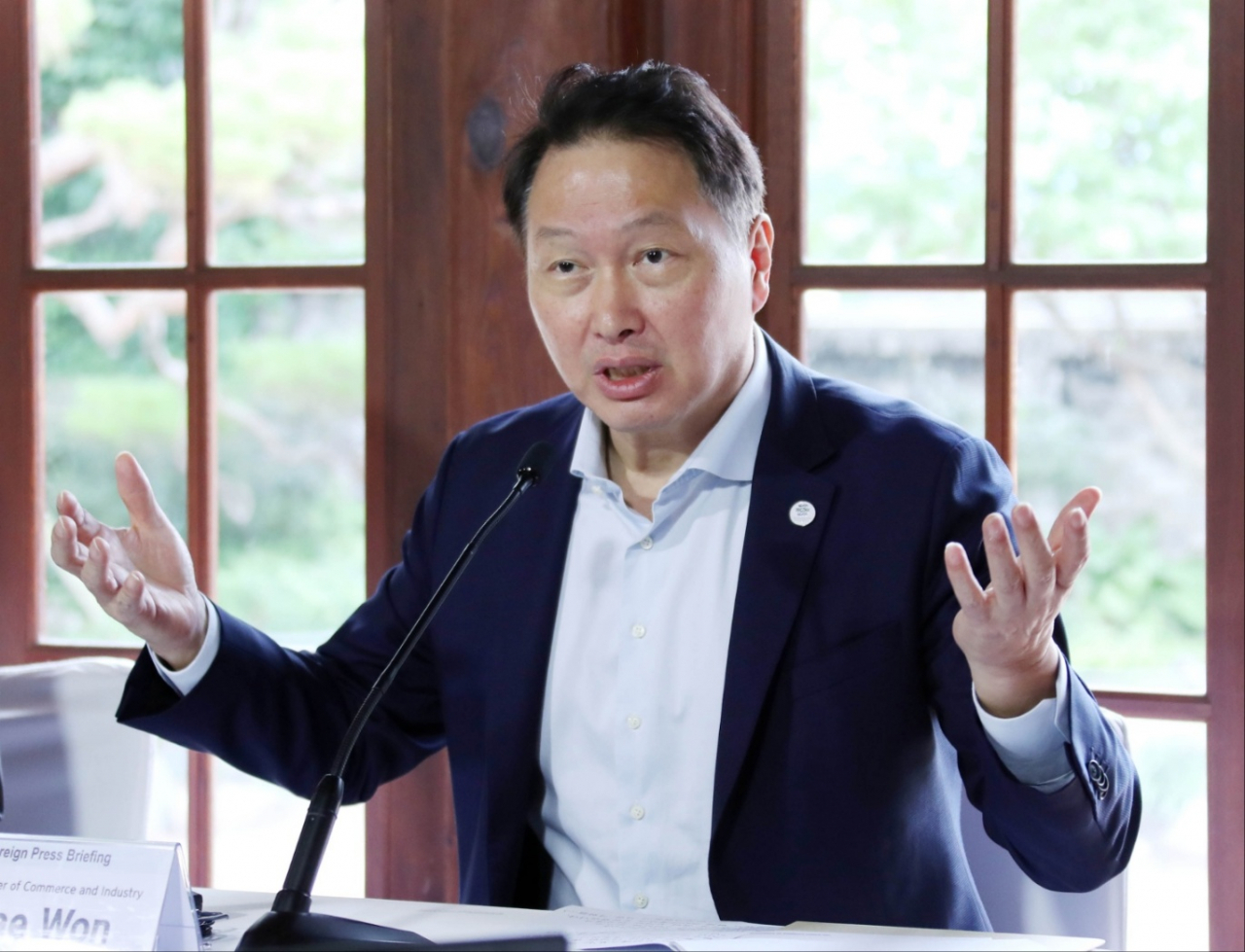최태원 상의 회장이 외신기자 간담회에서 발언하고 있다 [상의 제공]