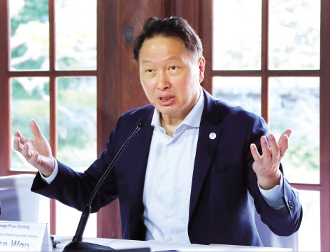 외신기자 간담회에서 발언하고 있는 최태원 대한상의 회장 [상의 제공]