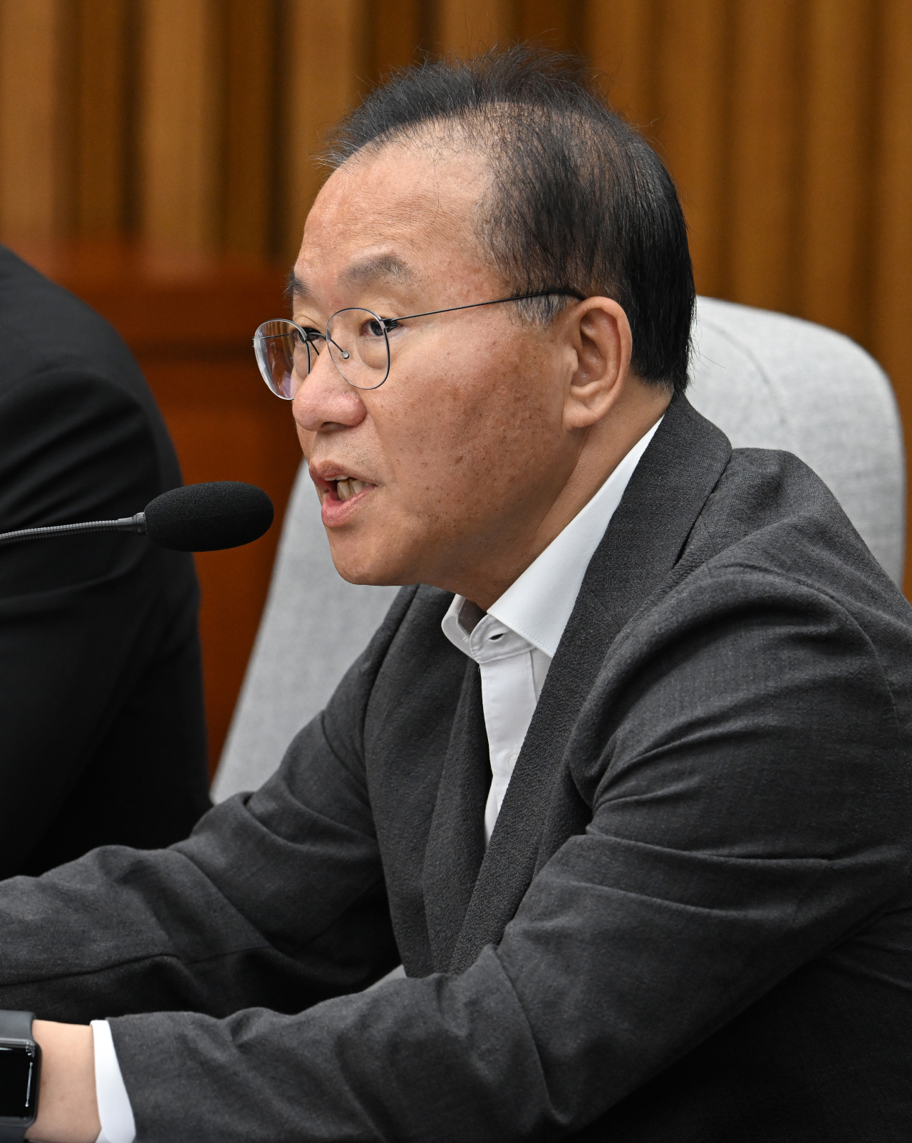 윤재옥 국민의힘 원내대표가 28일 서울 여의도 국회에서 열린 원내대책회의에 참석해 발언하고 있다. 임세준 기자