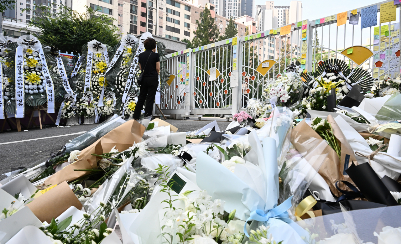 서이초 교사, 사망 전 10차례 상담…“학부모 전화 소름끼쳐”