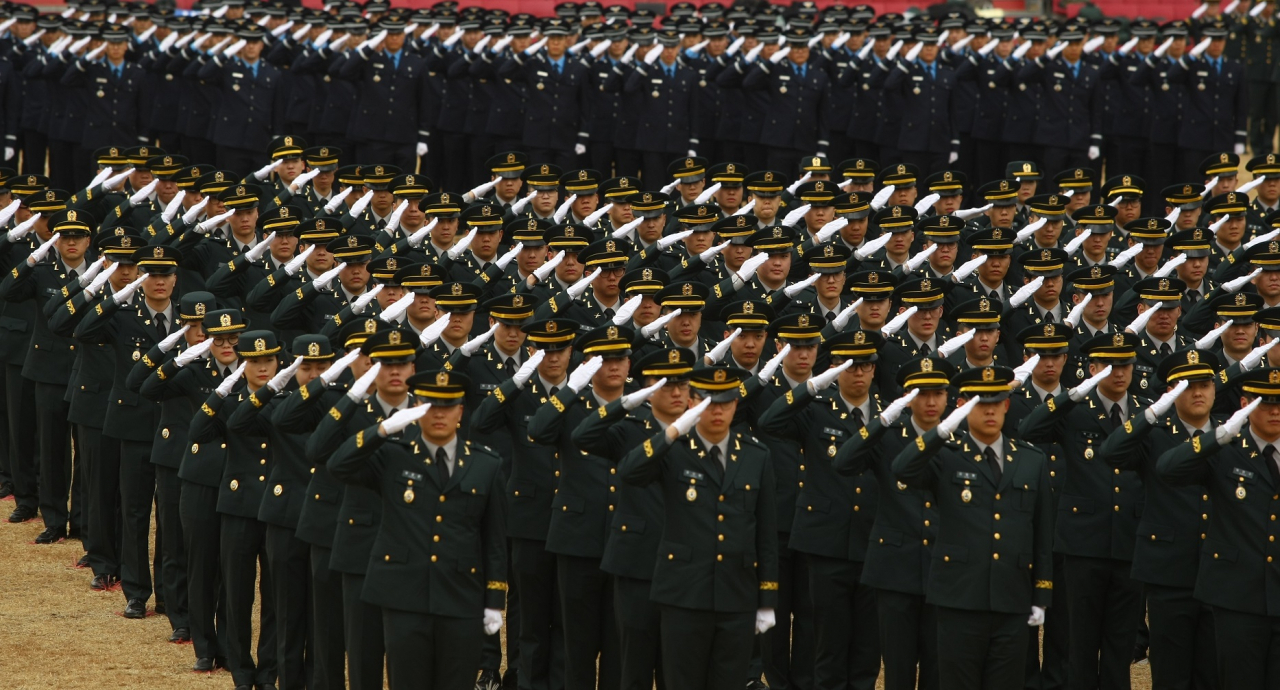 육군이 창군 이래 처음으로 학군사관(ROTC) 후보생 추가모집에 나선다. 최근 몇 년 동안 지속적으로 떨어진 지원 경쟁률이 올해 사상 최저를 기록한 데 따른 것이다. 자료사진. [헤럴드DB]
