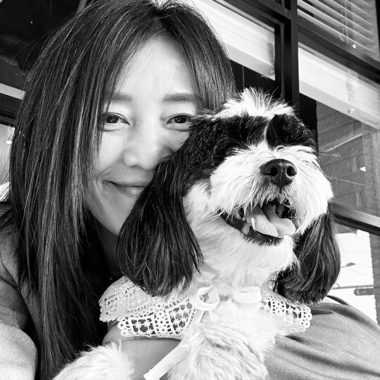 장필순과 애완견 '까뮈'. [장필순 SNS 갈무리]