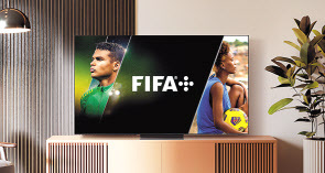 삼성전자는 삼성 스마트TV ‘삼성 TV 플러스’에서 ‘FIFA+’ 채널을 서비스 한다고 밝혔다. 삼성 스마트TV 사용자라면 누구나 남녀 월드컵의 오리지널 영상, 아카이브, 라이브 매치, 하이라이트 등 국제축구연맹(FIFA)이 제공하는 다양한 콘텐츠를 무료로 즐길 수 있게 됐다.  김지헌 기자