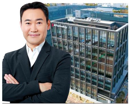 박준규 에이디테크놀로지 대표와 에이디테크놀로지 건물 전경