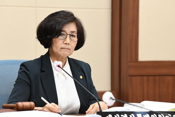 최근 순천시의회 예결특위 위원장직을 사퇴한 신정란 의원.