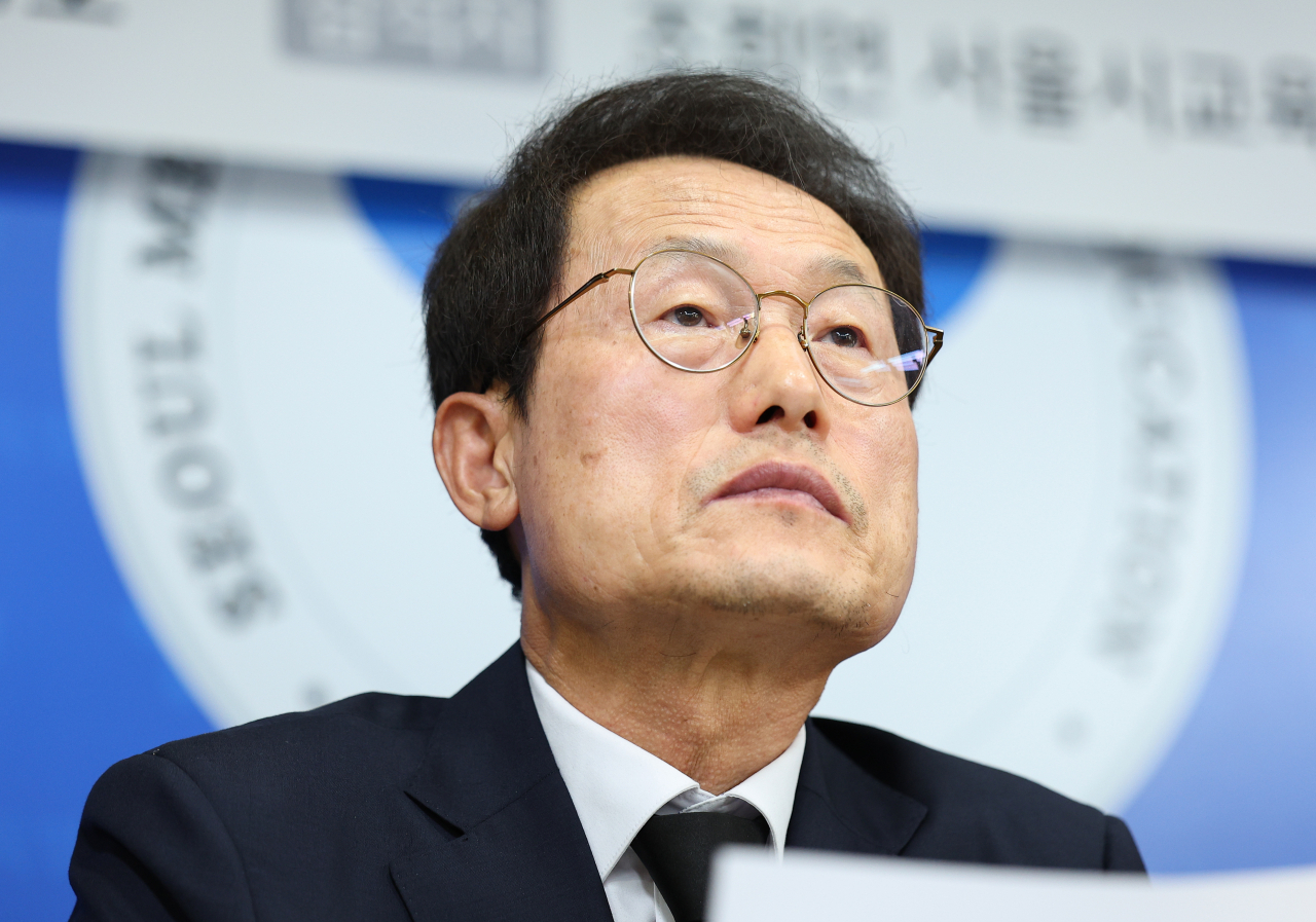 조희연 서울시교육감이 지난 24일 오후 서울시 종로구 시교육청에서 열린 시교육청-교직 3단체 긴급 공동 기자회견에서 취재진 질문을 경청하고 있다. [연합]