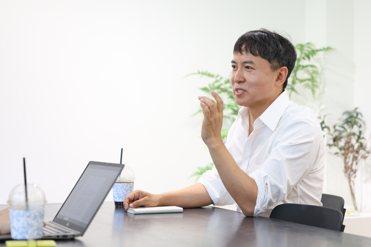 2023 우수 전속작가 기획전시의 예술감독을 맡은 이대형 H존 대표 [예술경영지원센터 제공]