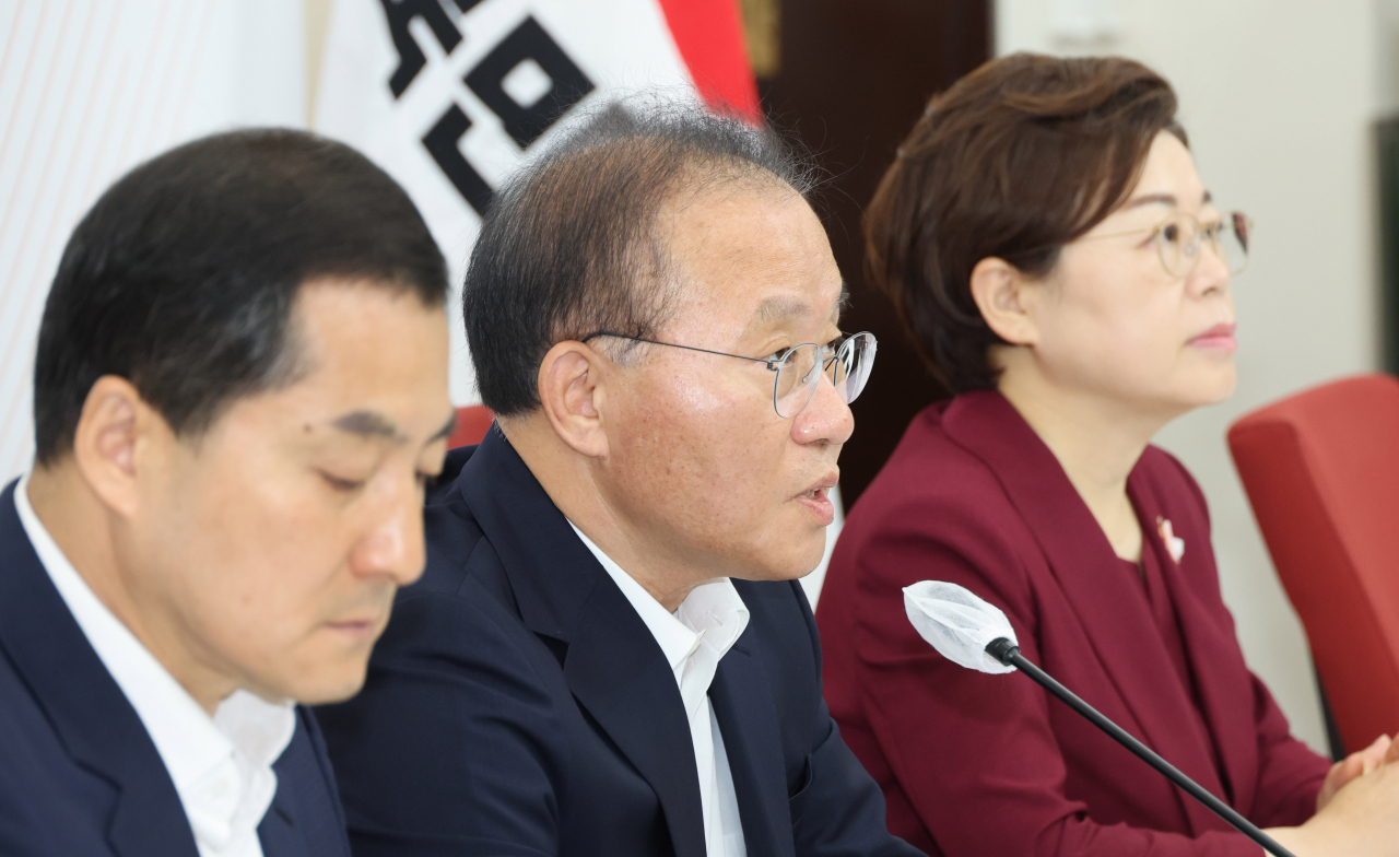 윤재옥 국민의힘 원내대표가 2일 오전 서울 여의도 국회에서 열린 무량판 공법 부실시공 관련 기자간담회에서 발언하고 있다. [연합]