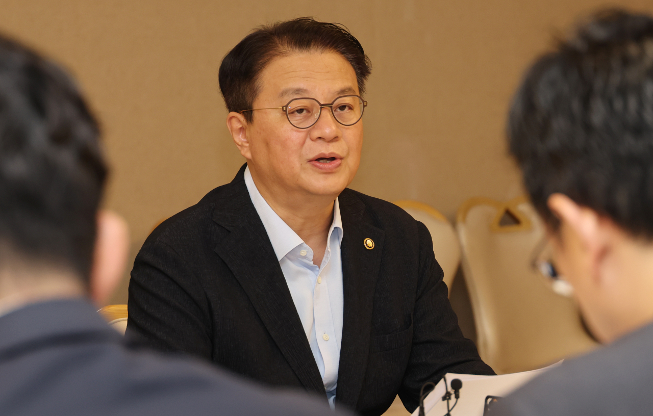 방기선 기획재정부 제1차관이 지난달 28일 정부서울청사에서 열린 비상경제 차관회의에서 발언하고 있다. [연합]