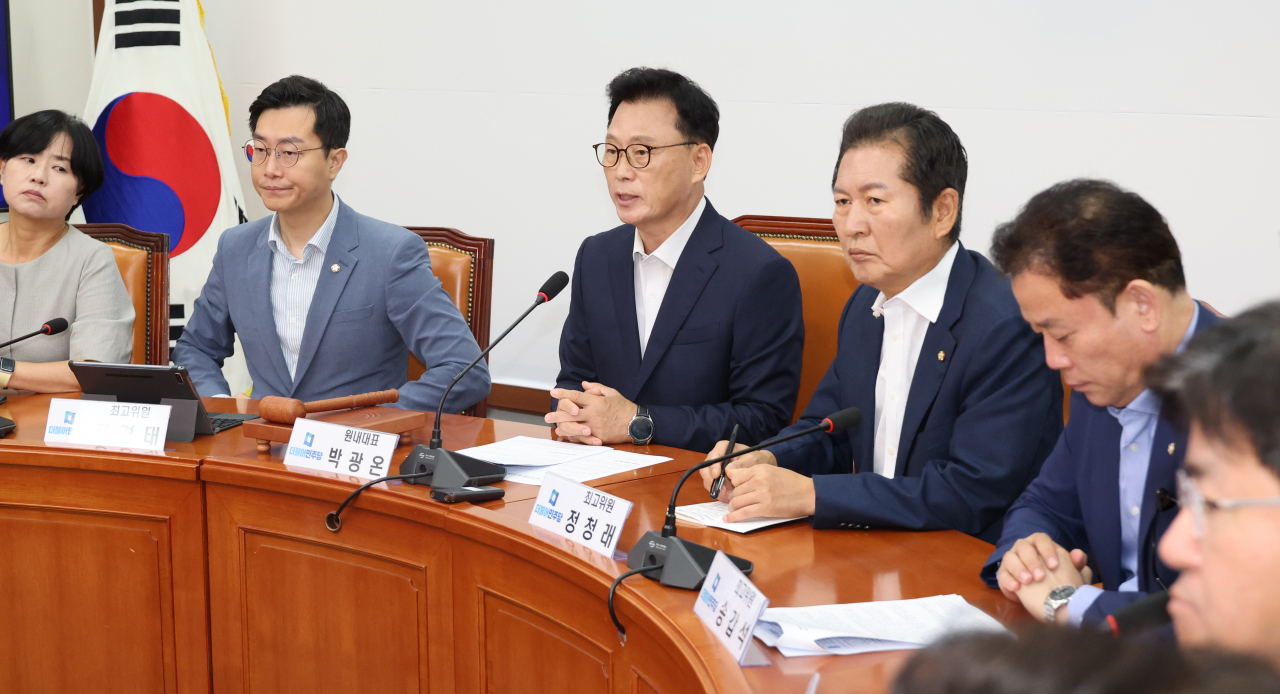 박광온 더불어민주당 원내대표가 2일 국회 당 사무실에서 최고위 회의를 하고 있다. [연합]