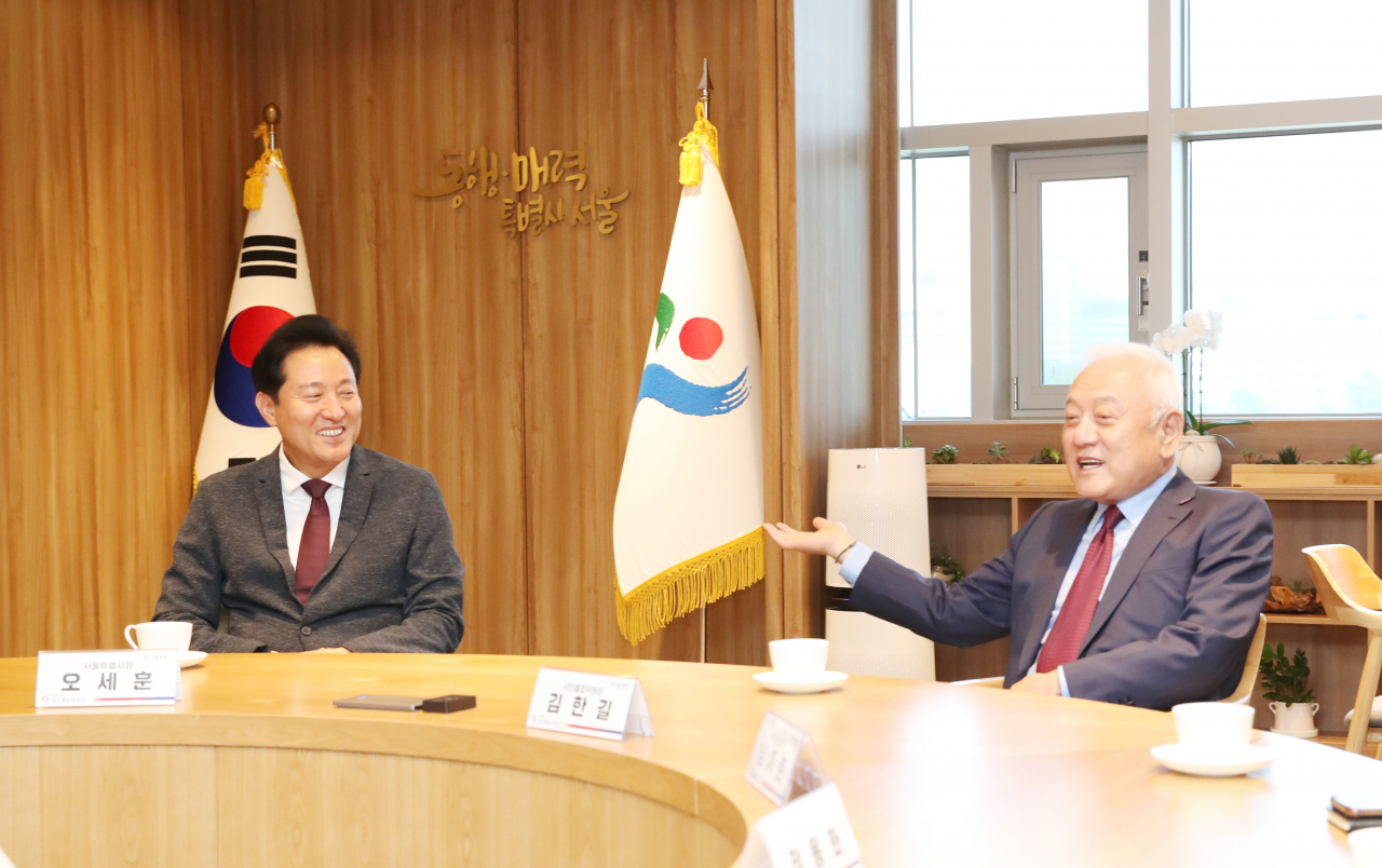 김한길 대통령직속 국민통합위원회 위원장(오른쪽)과 오세훈 서울시장. [국민통합위원회 제공]