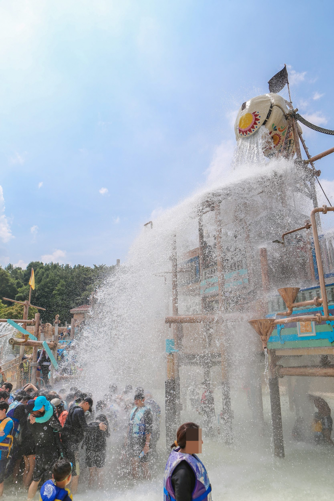폭염엔 역시 물폭탄이지...식스팩 경연도 캐리비안베이 흥행 한몫” - 헤럴드경제