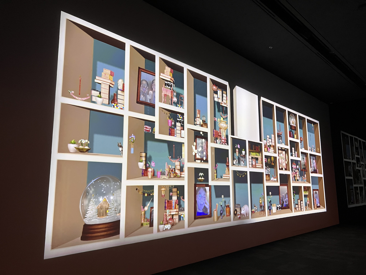 A digital wall with beloved artifacts that museum visitors have chosen are showcased at the NMK‘s Immersive Digital Gallery. (Kim Hae-yeon/ The Korea Herald)