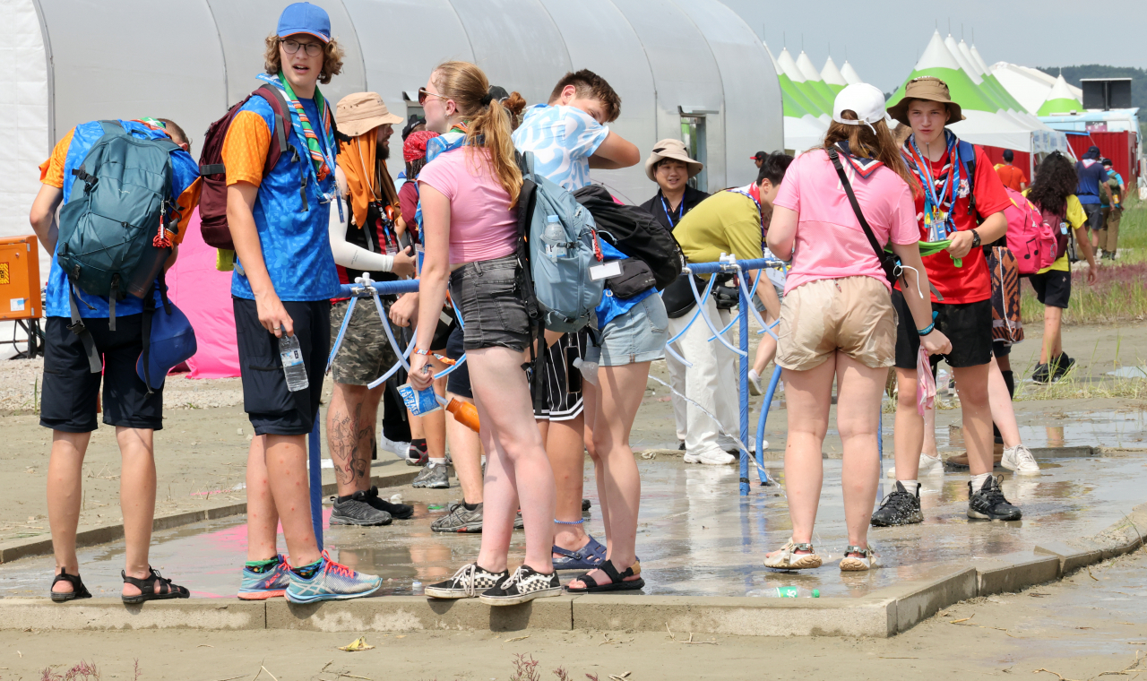British Scouts to pull out of Saemangeum Jamboree campsite amid heat wave -  The Korea Herald