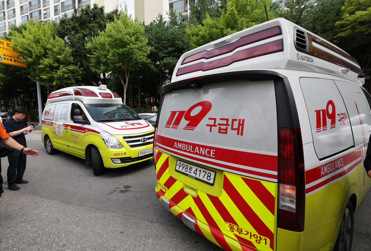 지난 4일 오전 대전 대덕구 한 고등학교에서 20&sim;30대로 추정되는 남성이 40대 교사를 흉기로 찌르고 도주하는 사건이 발생했다. 사진은 사건이 발생한 학교 모습. [연합]