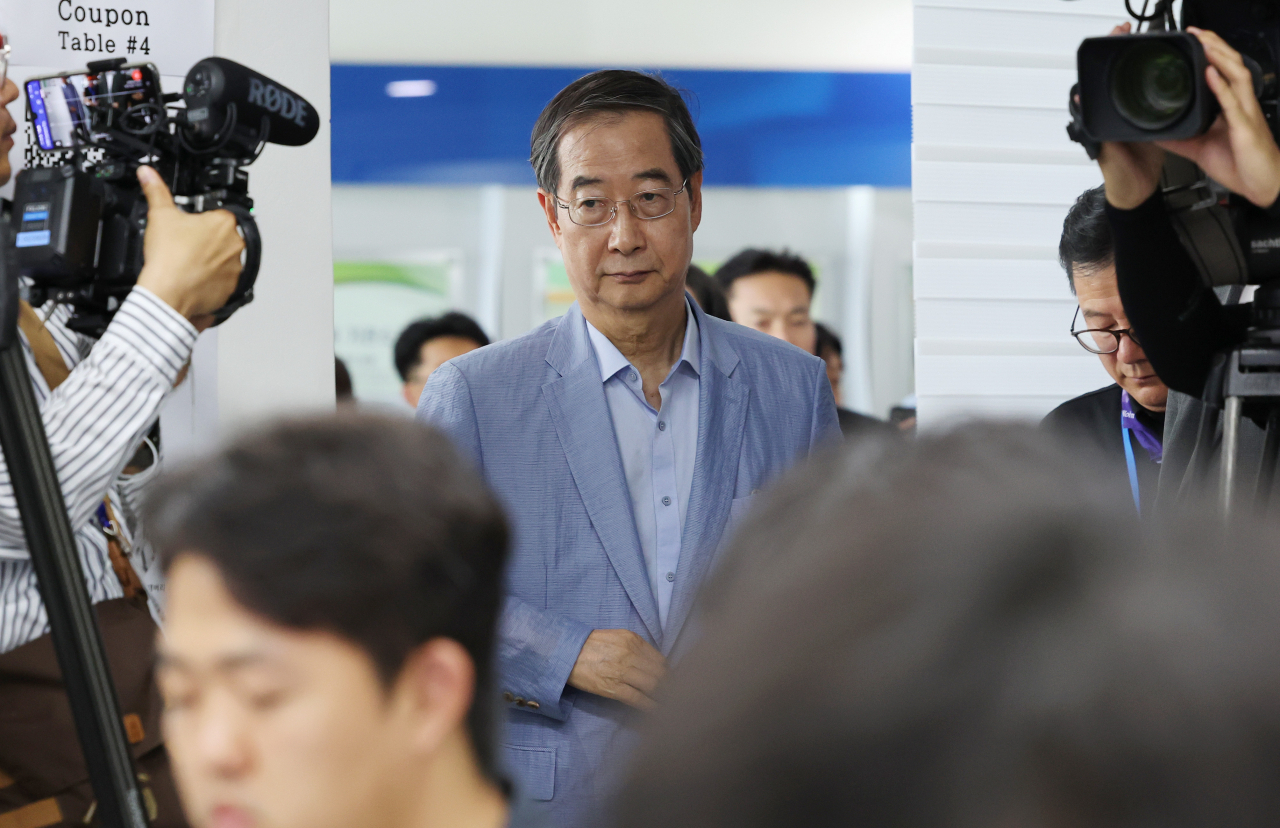 한덕수 국무총리가 5일 전북 부안군 세계스카우트잼버리 대회장 프레스룸에서 2023 새만금 세계잼버리 관련 정부입장을 발표하기 위해 입장하고 있다. 연합뉴스