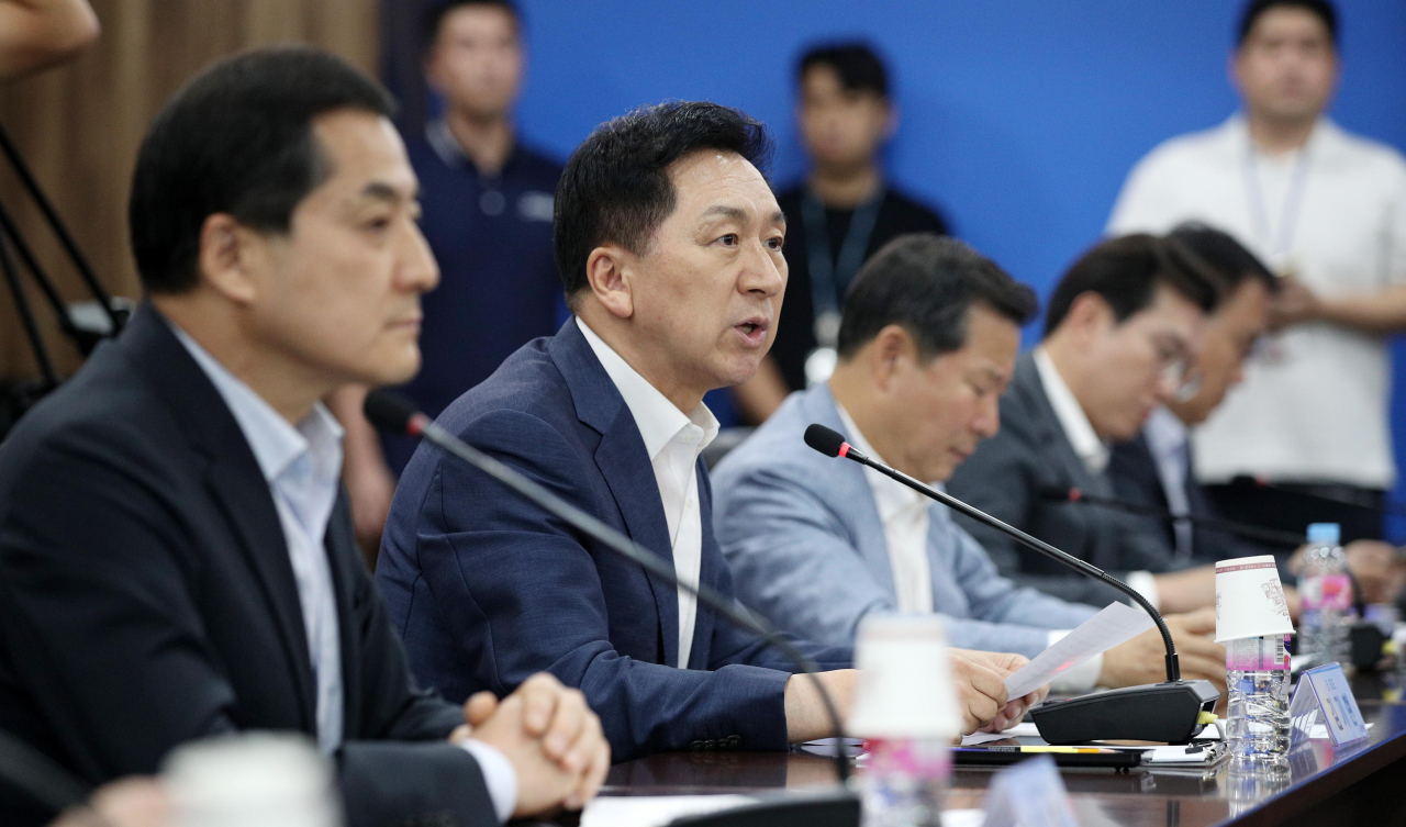 김기현 국민의힘 대표가 7일 마포구 서울경찰청 강력범죄수사대에서 강력범죄 대책 간담회를 하고 있다. [연합]