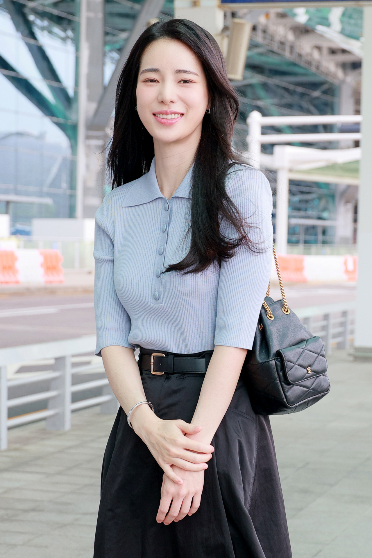 밀라노로 출국하는 임지연 공항패션