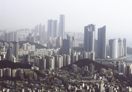 부산 아파트단지 전경 [연합]