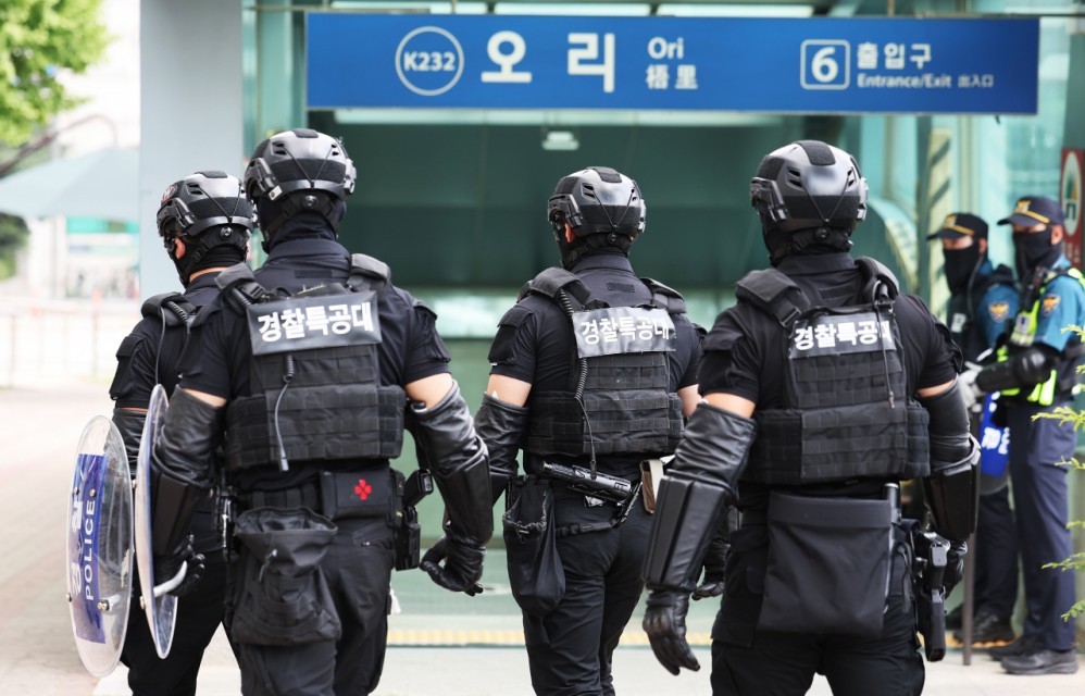 Violent crime spree reignites debate on police use of force