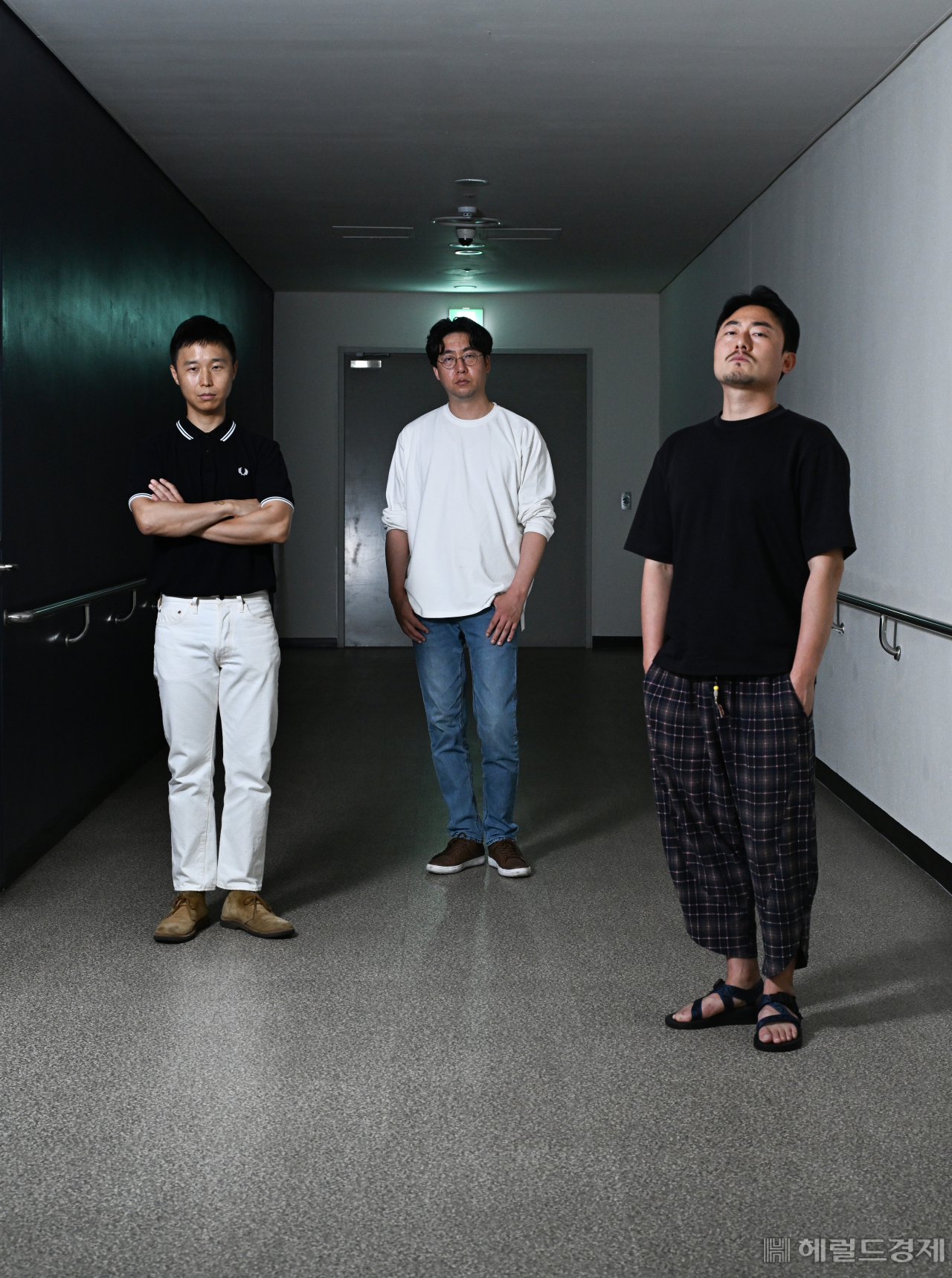 동갑내기 세 친구 이일우·황민왕·성시영(왼쪽부터)이 오는 15일 세종문화회관 S씨어터에서 공연하는 ‘광광, 굉굉’으로 뭉쳤다. 임세준 기자