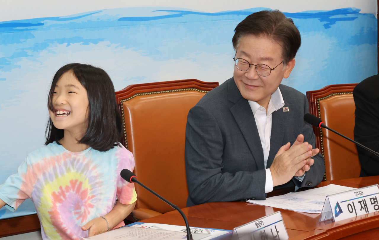 이재명 더불어민주당 대표가 8일 국회에서 열린 후쿠시마 핵 오염수 저지를 위한 아동, 청소년, 양육자 간담회에 참석하고 있다. [연합]