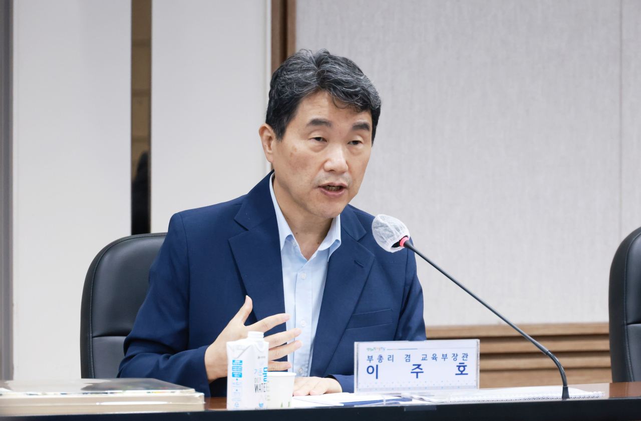 이주호 부총리 겸 교육부 장관이 7일 전남 무안군 전남도청에서 열린 전라남도 지역혁신중심 대학지원체계(RISE) 간담회에서 발언하고 있다. [연합]