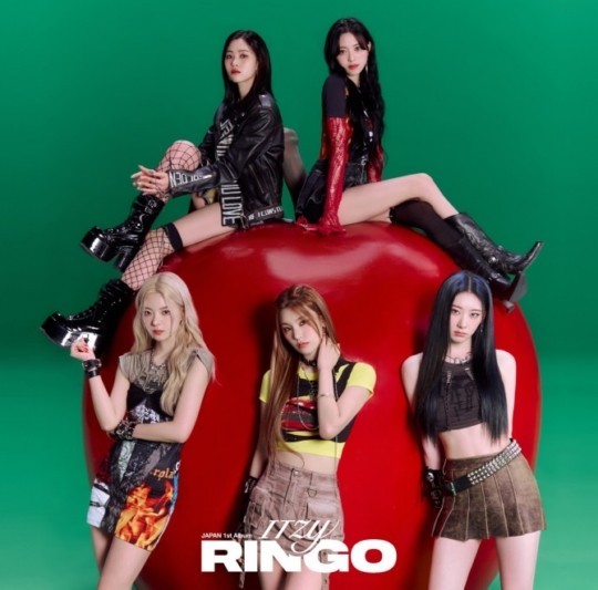 (Credit: JYP Entertainment)