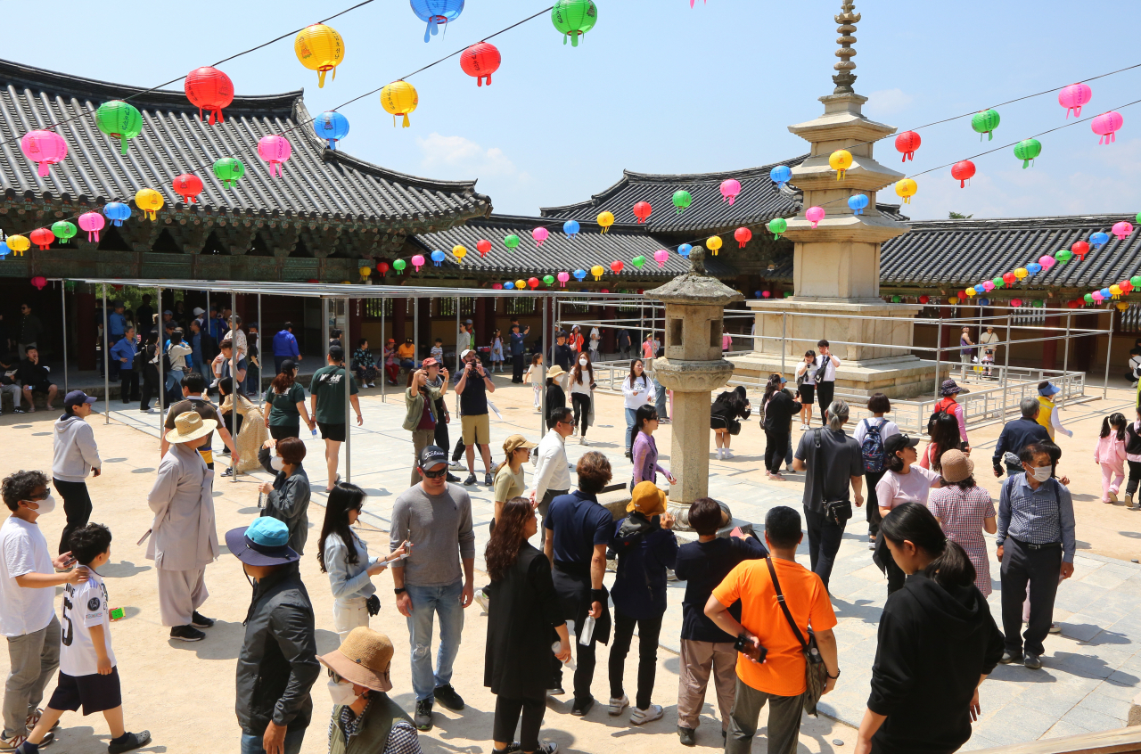 관광객들로 붐비는 경주 주요 유적지·관광지 모습.[경주시 제공]