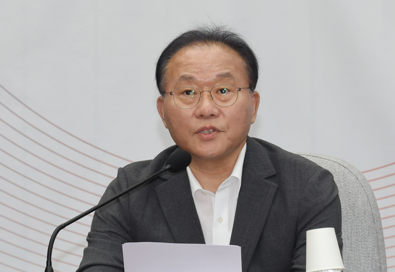 윤재옥 국민의힘 원내대표가 11일 오전 서울 여의도 국회에서 열린 원내대책회의에서 발언하고 있다. [연합]