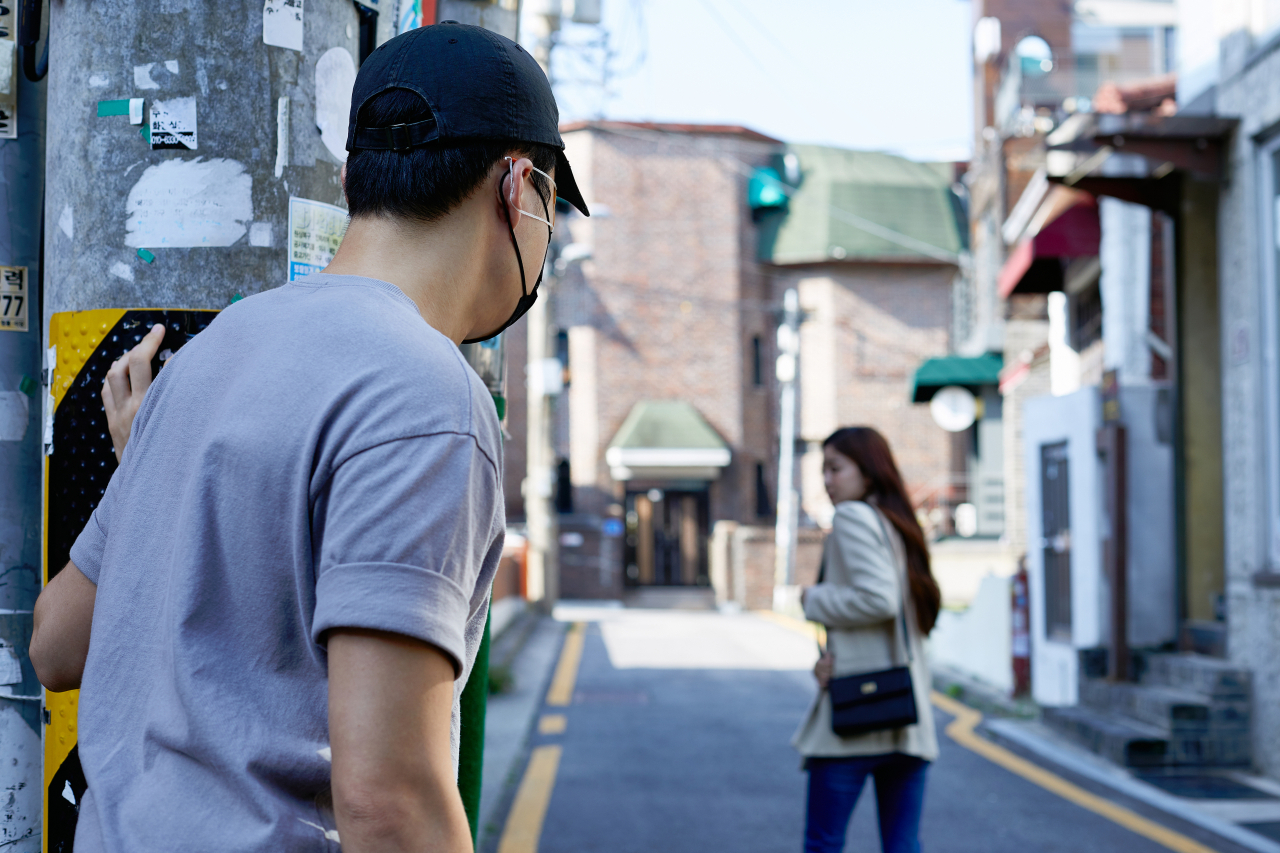 스토킹 연출 이미지. 기사와는 무관. [게티이미지뱅크]