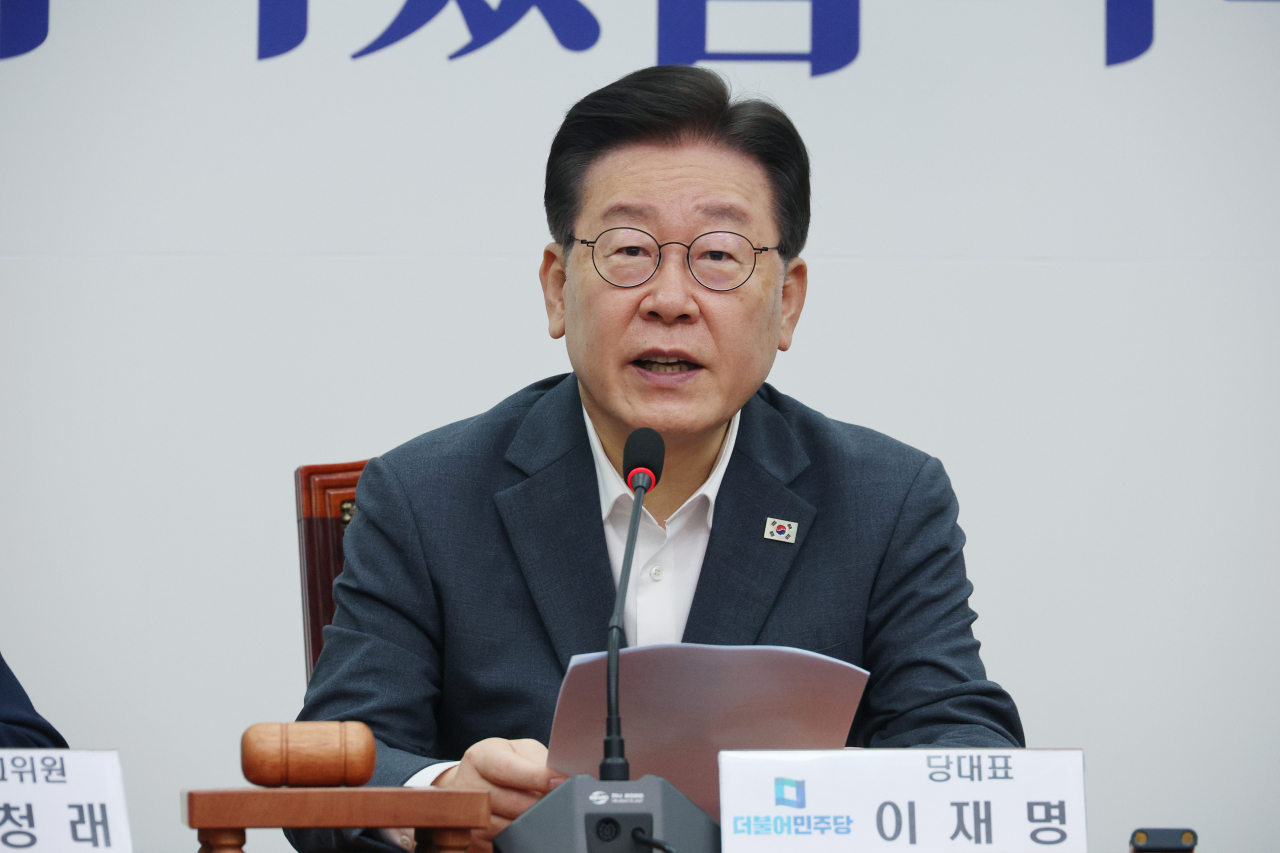 이재명 더불어민주당 대표가 14일 오전 국회에서 열린 최고위원회의에서 발언하고 있다. [연합]
