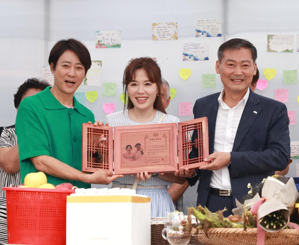 부부는 안천면 구례마을에서 촬영한 KBS 2TV '세컨하우스2'에 출연해 진안에 대한 호감도를 높였다.
