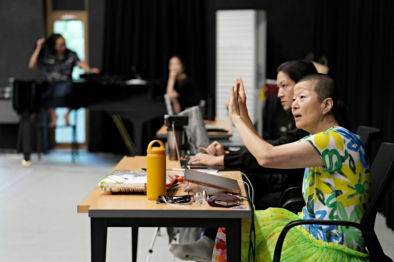 Ahn Eun-me rehearses a scene from “Yojaya Yojaya.” (Korea National Contemporary Dance Company)