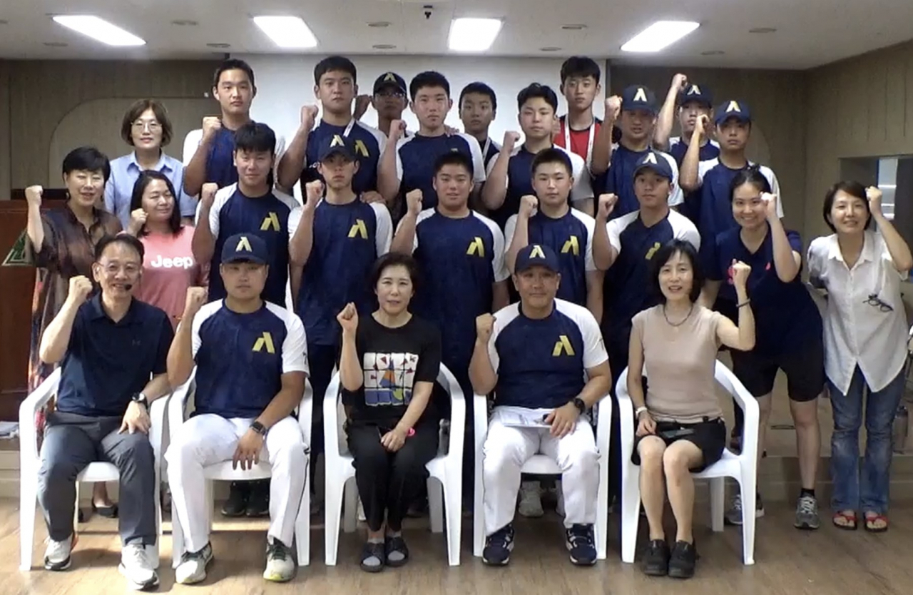 영월 상동고 야구팀과 교직원, 감독, 선수, 멘탈코치