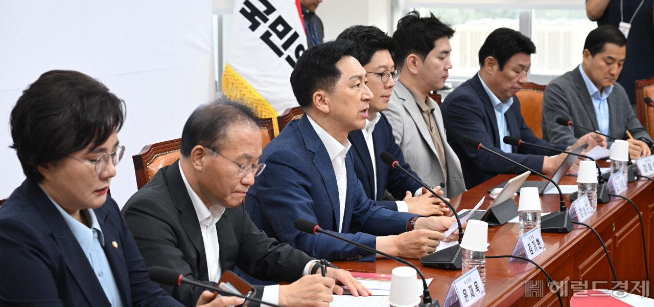 김기현 국민의힘 대표가 21일 오전 서울 여의도 국회에서 열린 최고위원회의에서 참석해 발언하고 있다. 이상섭 기자