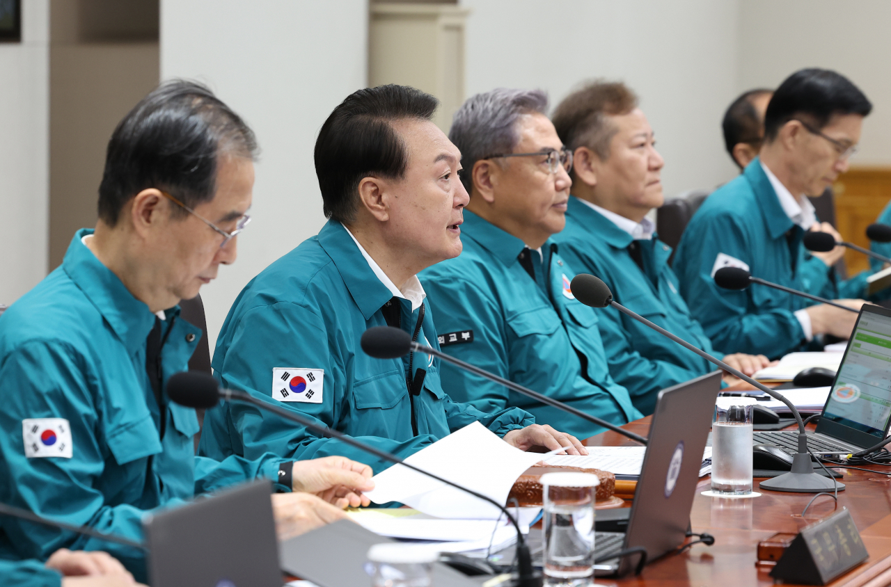 윤석열 대통령이 21일 서울 용산 대통령실 청사에서 열린 을지 및 제35회 국무회의에서 발언하고 있다. [연합]