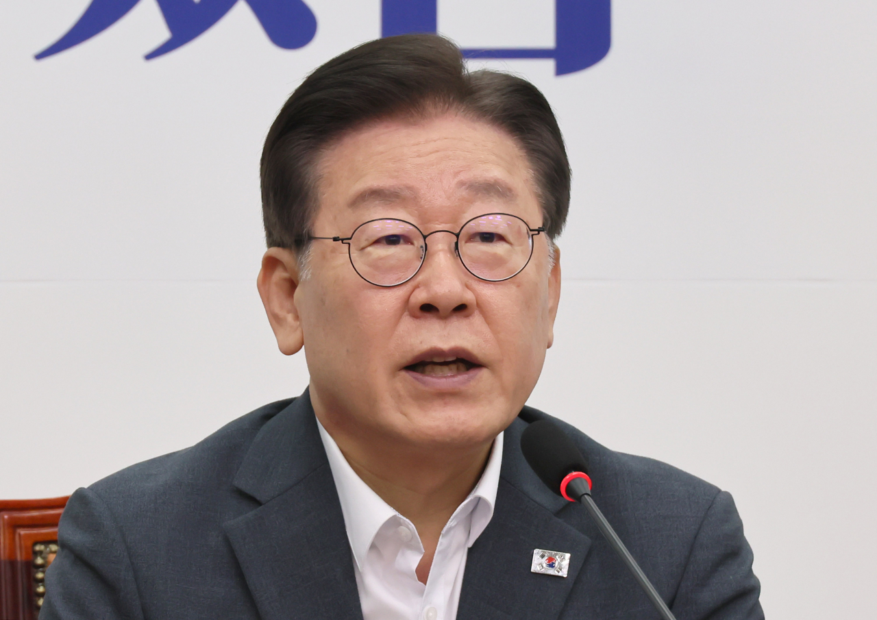 더불어민주당 이재명 대표가 21일 국회에서 열린 최고위원회의에서 발언하고 있다. [연합]