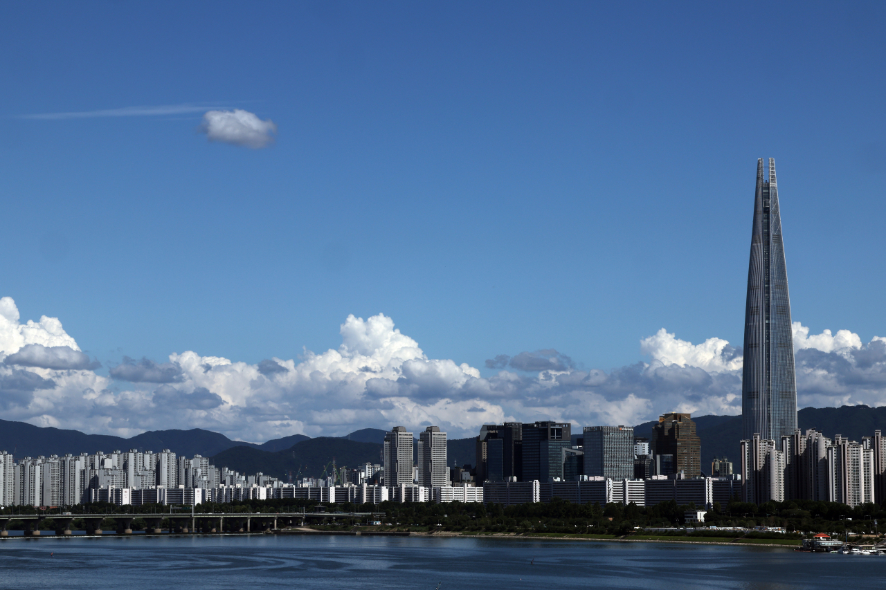 A view of Seoul cityscape seen from Cheongdam Bridge. (Yonhap)