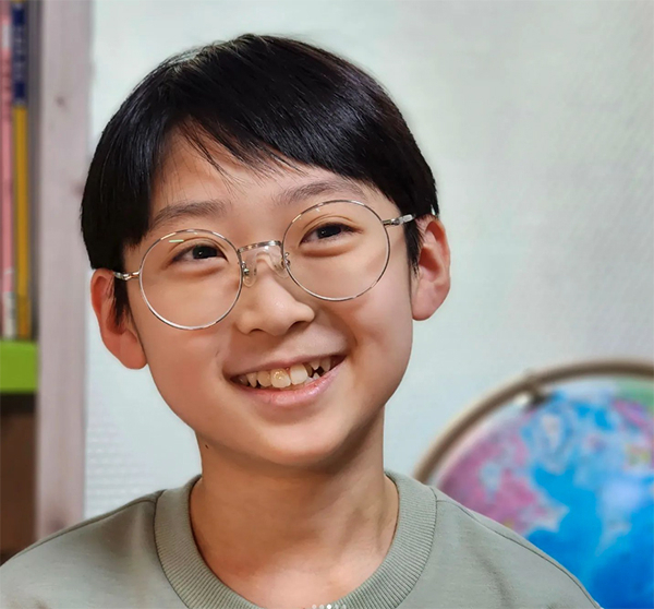 IQ 204의 '천재 소년' 백강현(10)군이 올해 서울과학고를 자퇴했다. 백군 측은 그 배경에 학폭이 있었다고 주장했다. [백강현 인스타그램 캡처]