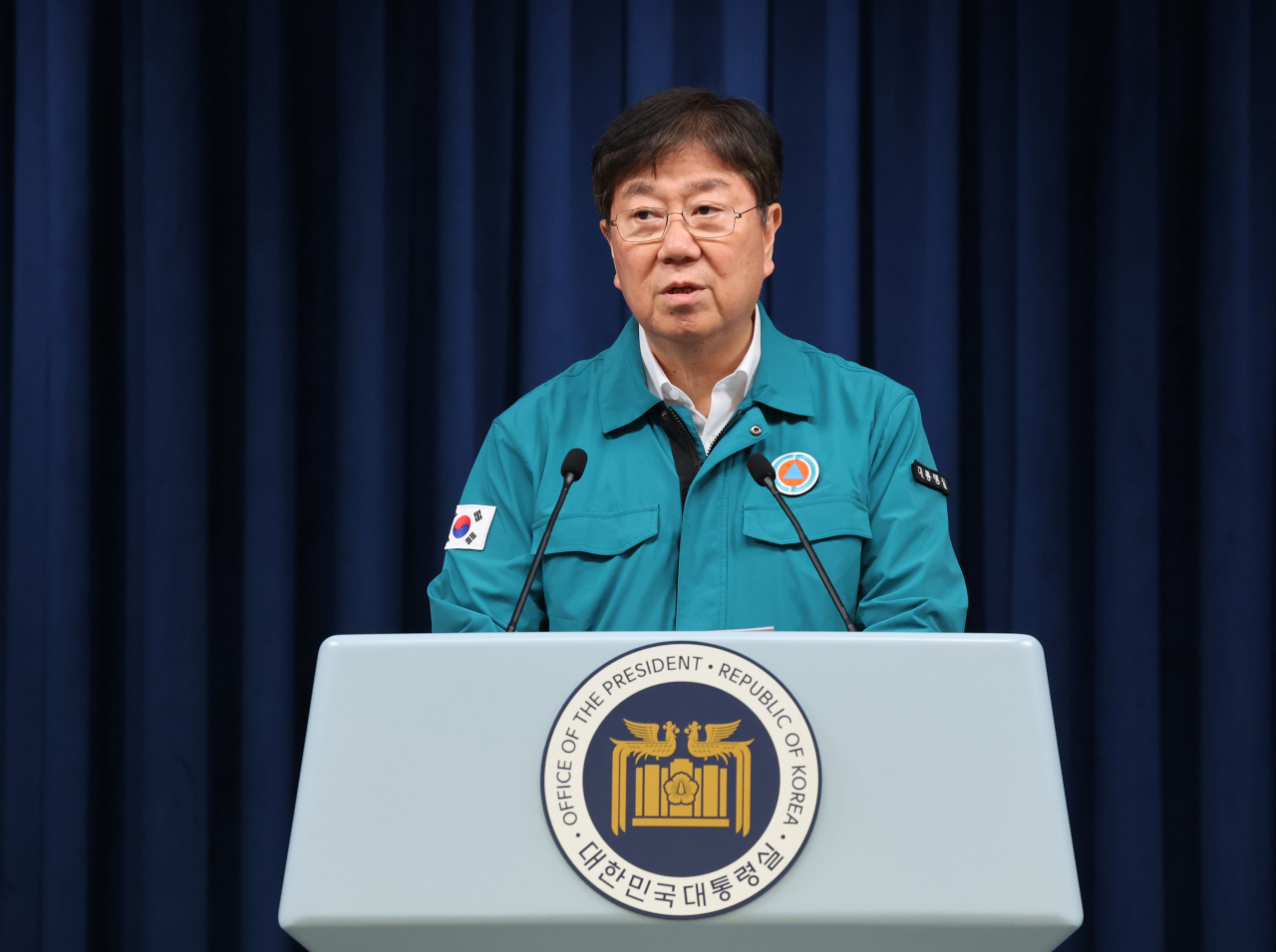 김대기 대통령 비서실장이 22일 서울 용산 대통령실 청사에서 이균용 신임 대법원장 후보자의 인선 배경에 관해 설명하고 있다. 윤석열 대통령은 이날 신임 대법원장 후보자로 이균용 서울고법 부장판사를 지명했다. [연합]